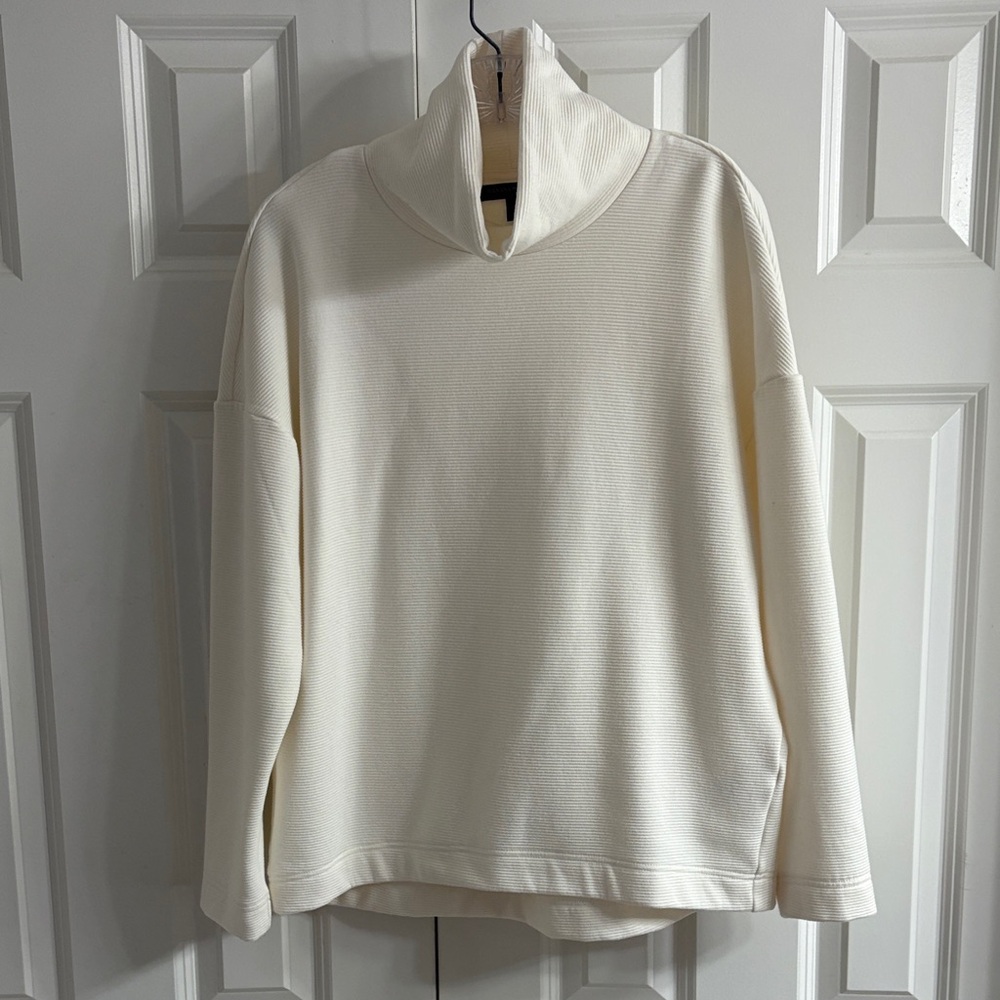 Banana Republic Factory Turtleneck Sweatshirt/Top. Cream. Sz S. Barely worn!